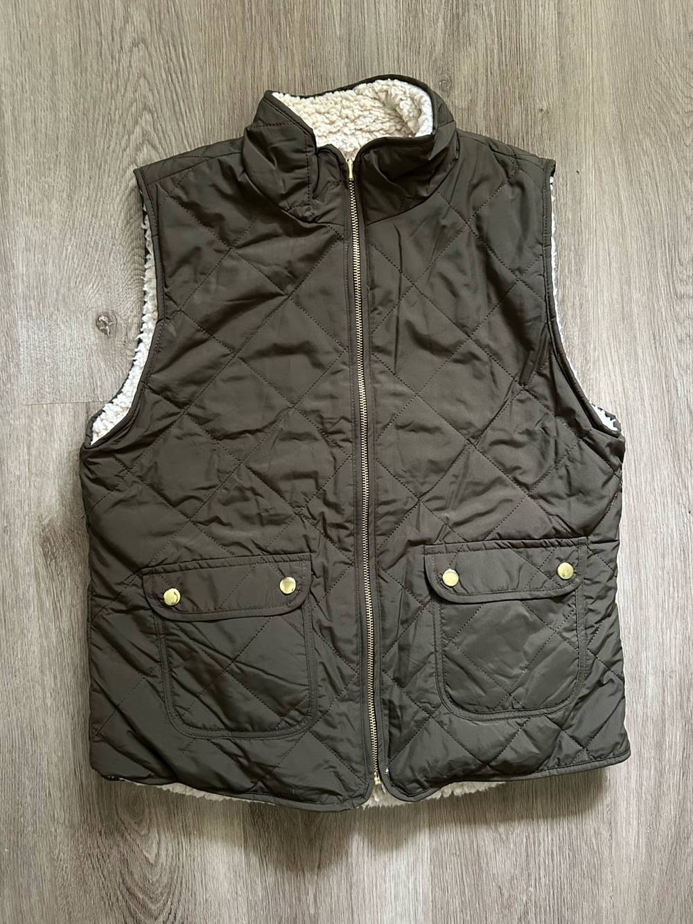 Love Tree Quilted Sherpa lined full zip double pocket olive green vest